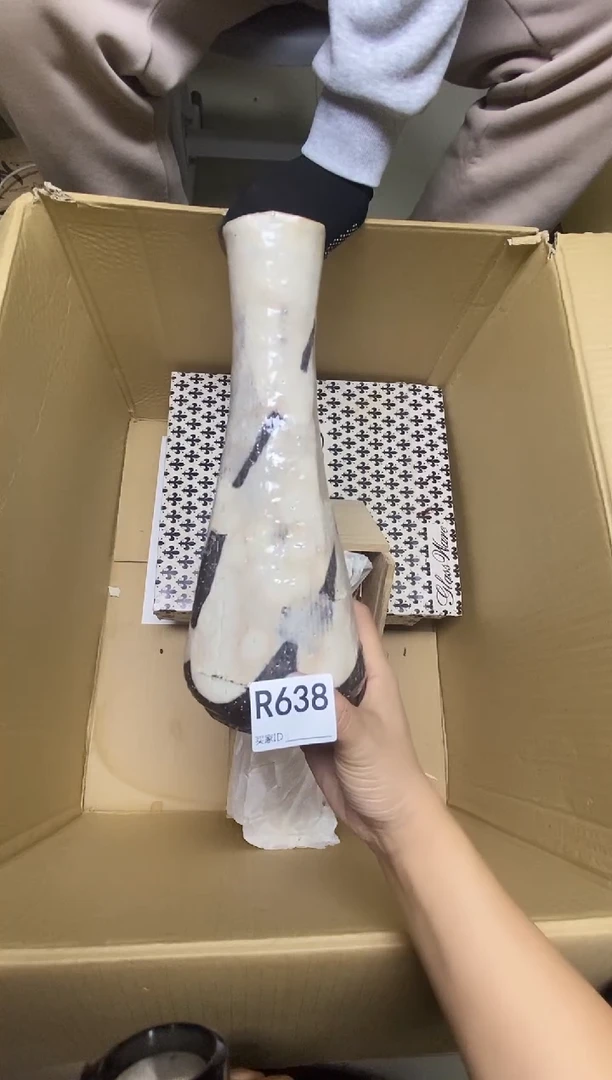 瓷片R638默认微瑕，谨慎参拍 花器