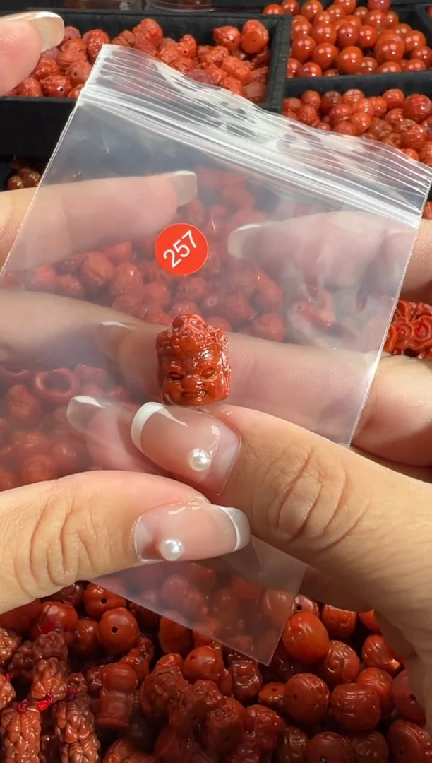 颈饰未镶嵌南红玛瑙1