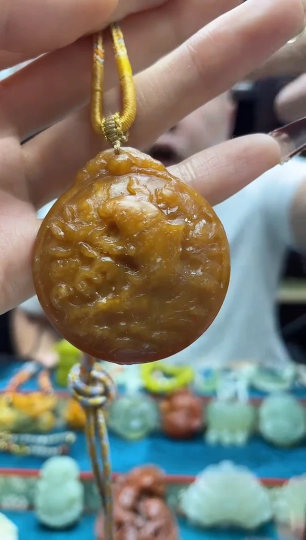 未镶嵌岫玉吊坠·