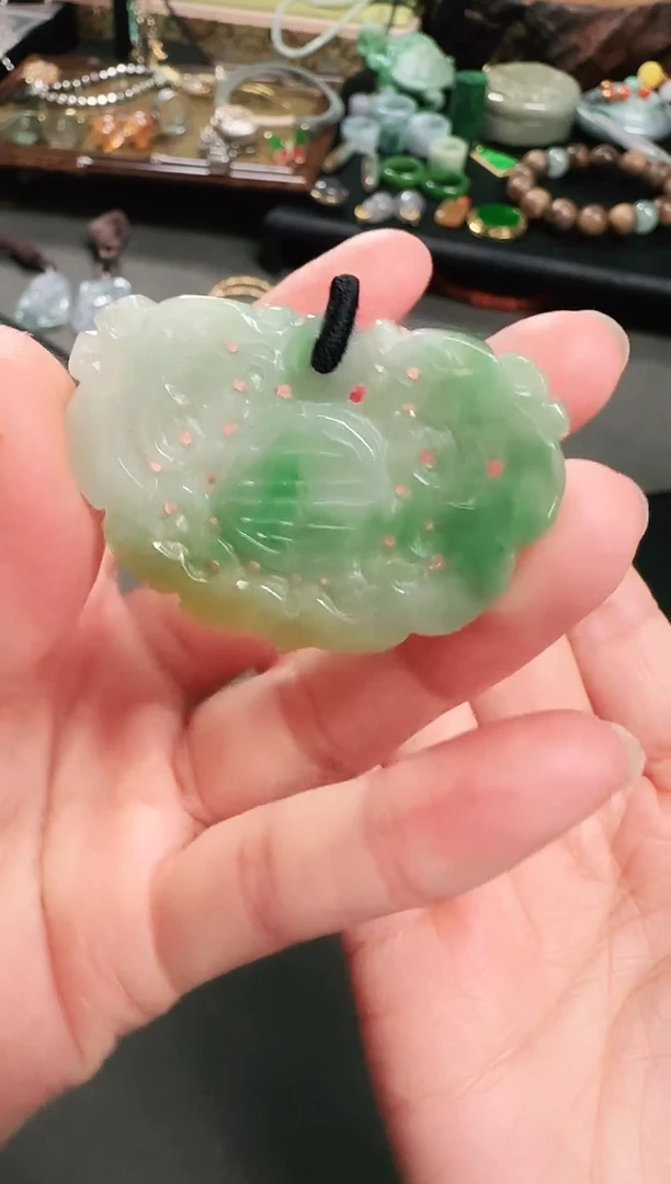 颈饰未镶嵌翡翠吊坠