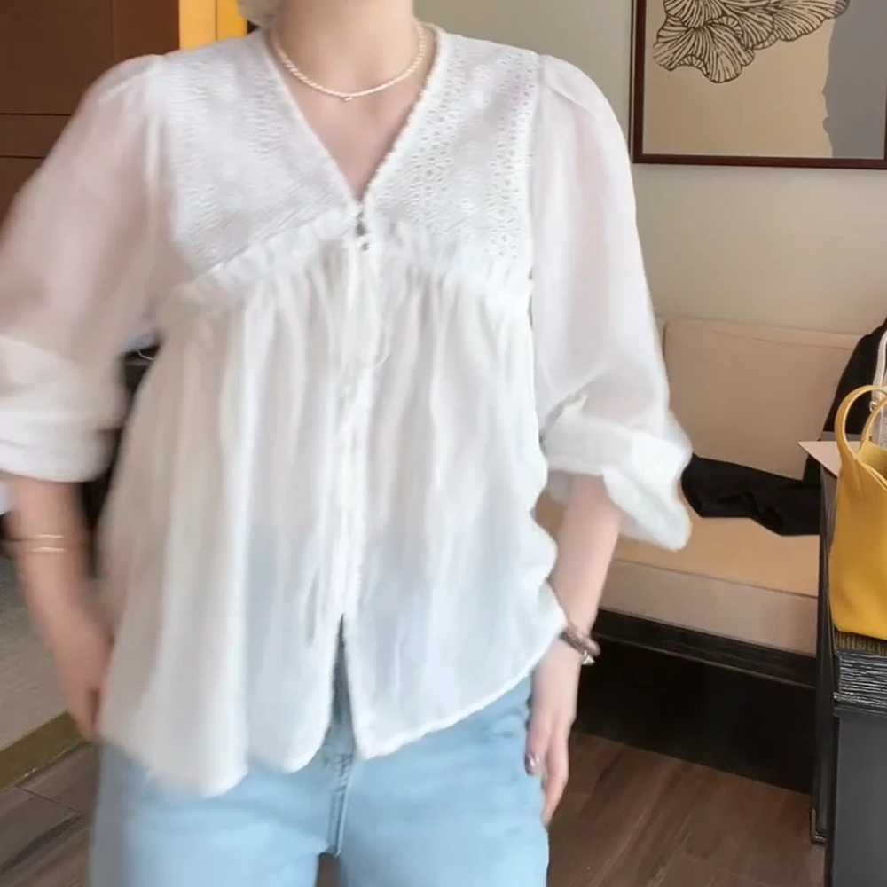 春季薄款镂空单排扣小众百搭小衫气质洋气上衣