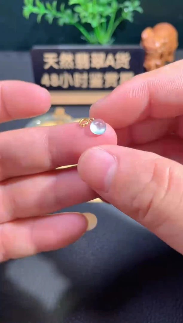 颈饰18K金镶嵌翡翠翡翠