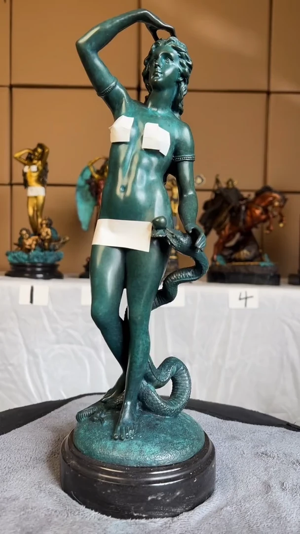 精铜材质精美雕塑