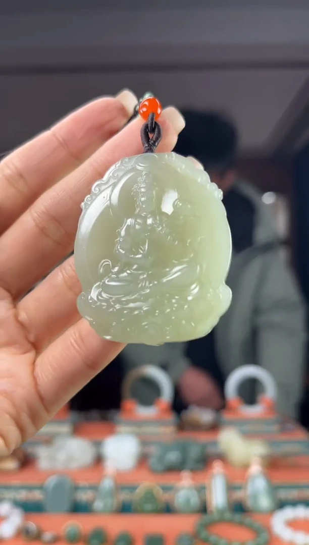 颈饰未镶嵌和田玉佩佩