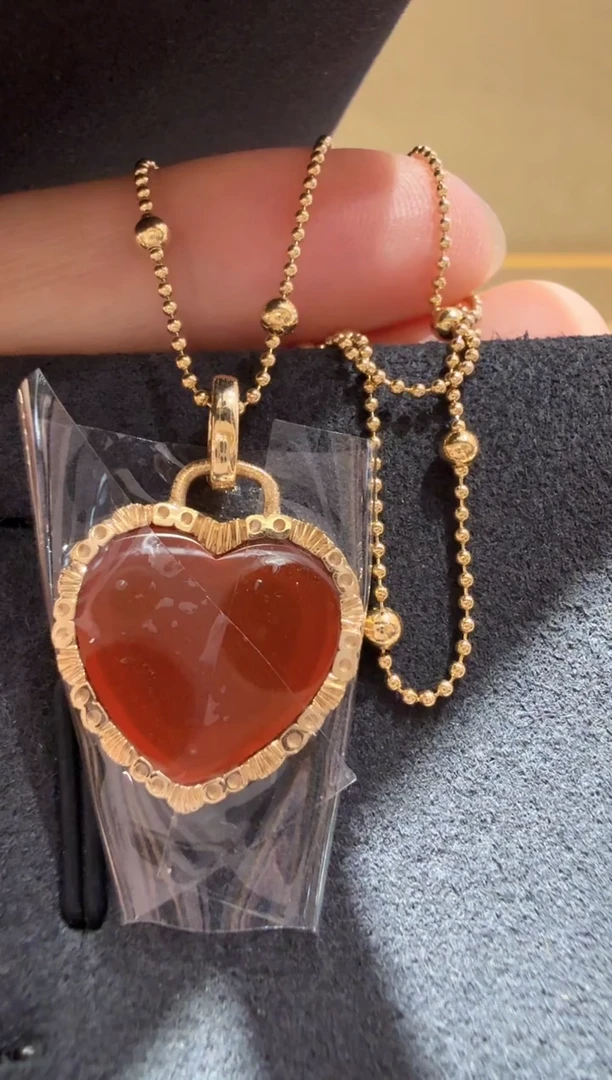 18K金镶嵌吊坠(不含链)玛瑙/玉髓爱心吊坠（万能扣）