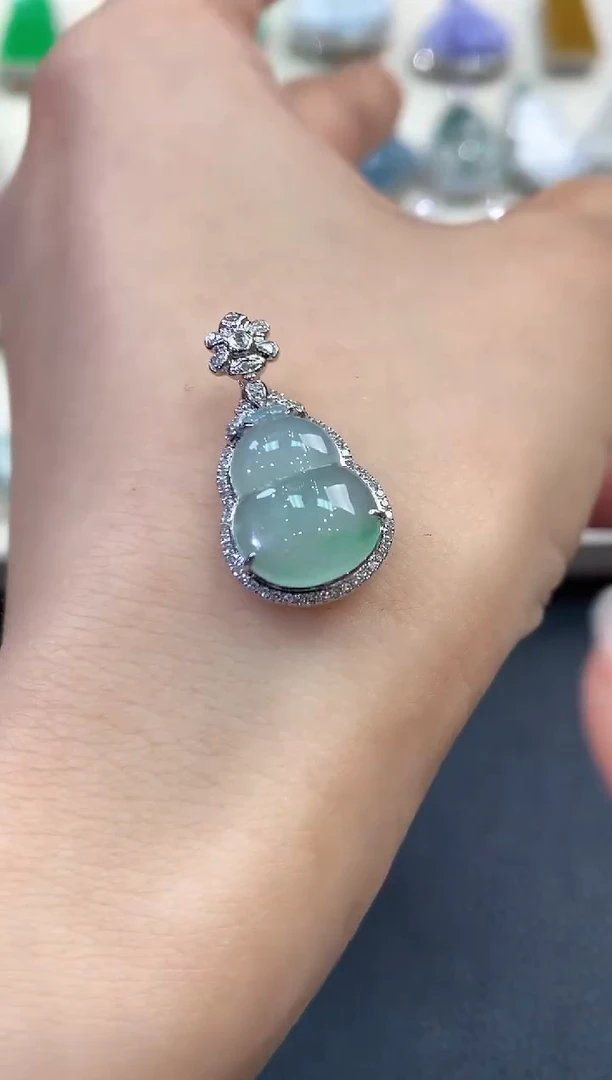 【闪购商品】翡翠吊坠(不含链)18K金镶嵌B26  