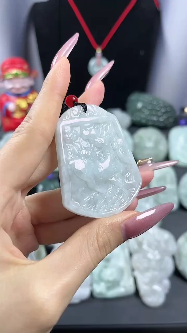 【闪购商品】翡翠颈饰未镶嵌小鹿牌