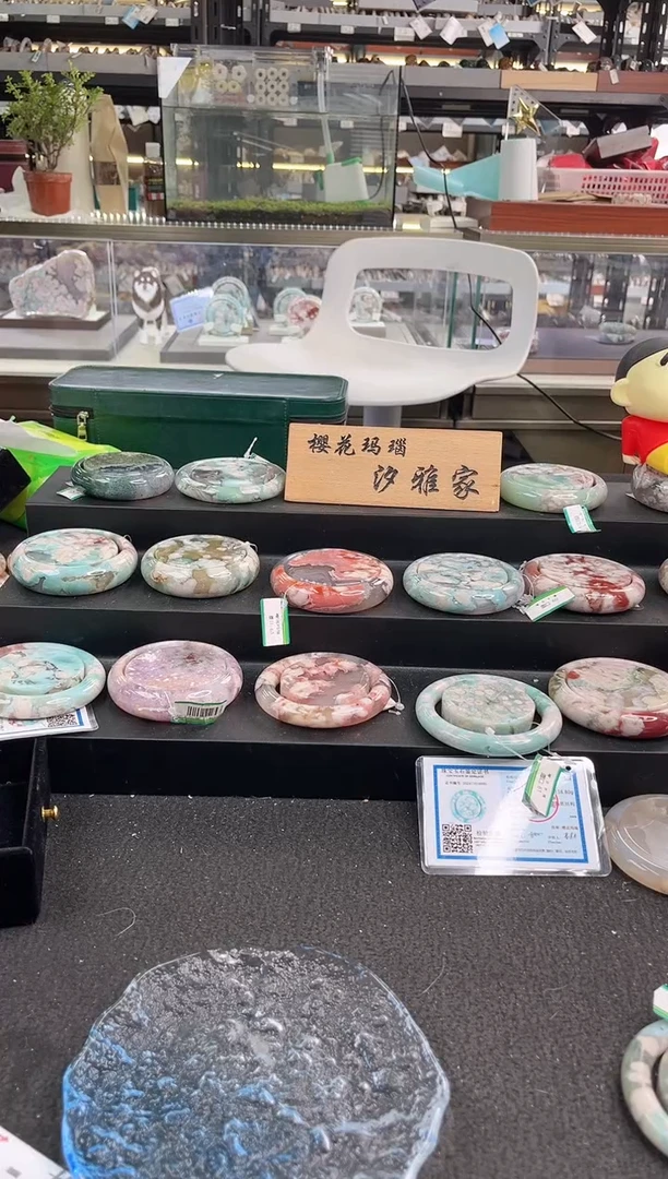未镶嵌手镯石英质玉六*六圈口（赠品镯心）