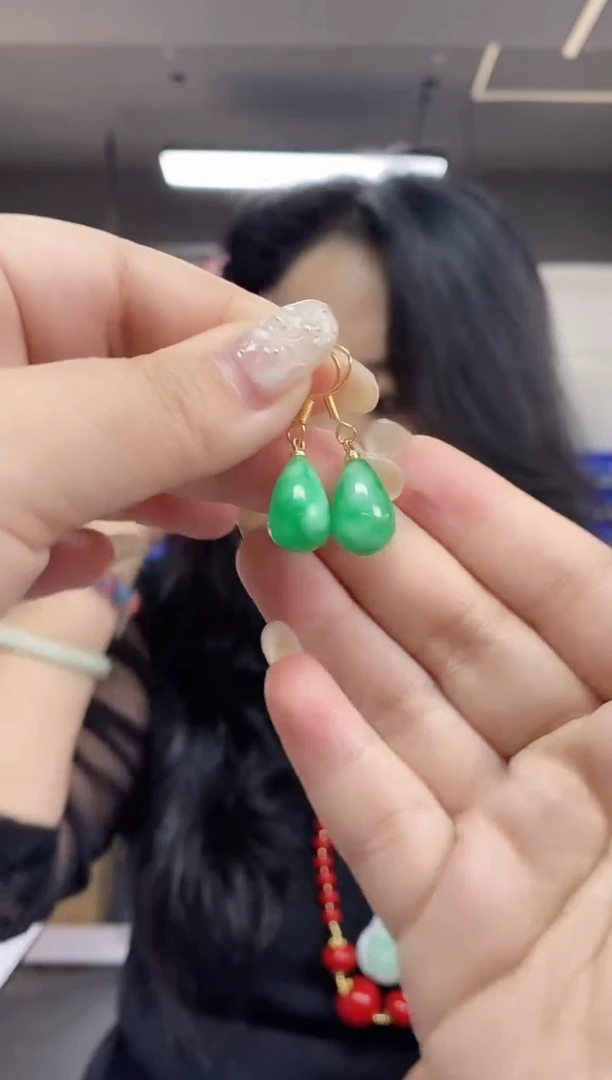 【闪购商品】翡翠耳饰未镶嵌多样性发其一颜色微差