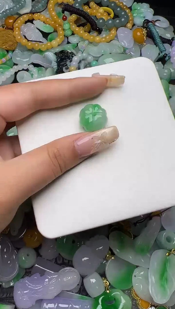 翡翠未镶嵌颈饰天然缅甸翡翠吊坠