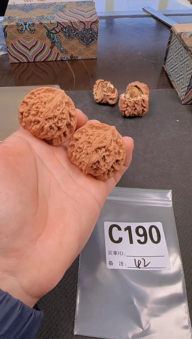 吊坠文玩核桃42盘龙纹190