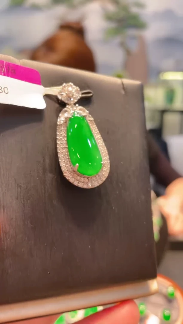 翡翠未镶嵌颈饰翡翠5