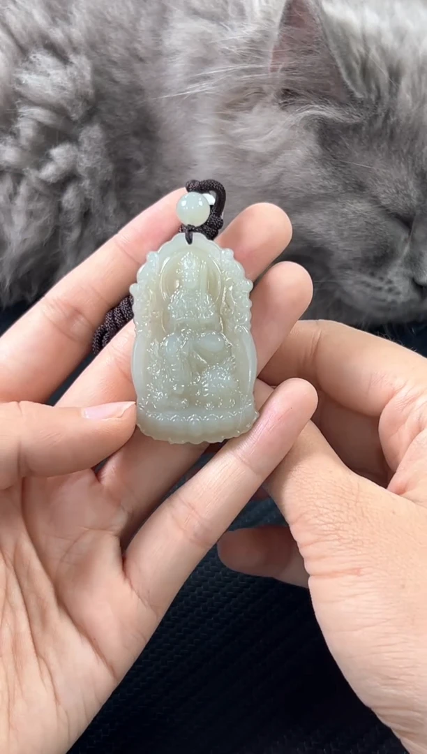 吊坠(赠链)未镶嵌和田玉且末微色差近矿