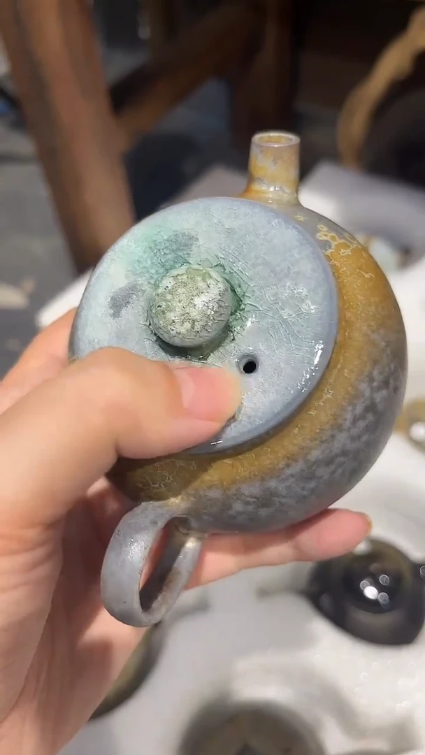 壶1号容量120-130ML中白泥 有落渣