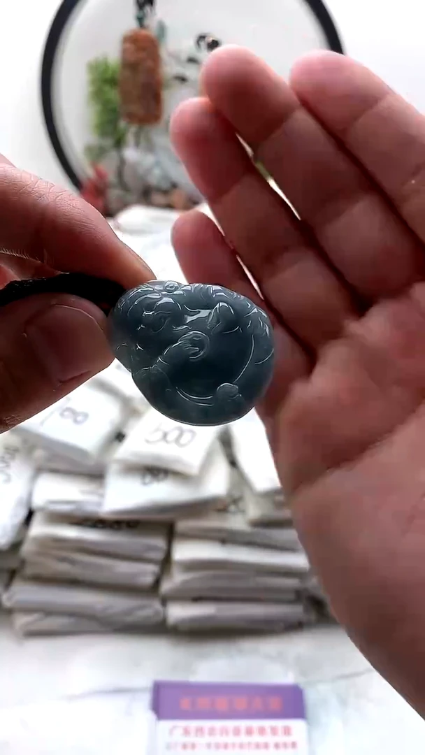 颈饰未镶嵌翡翠小财神