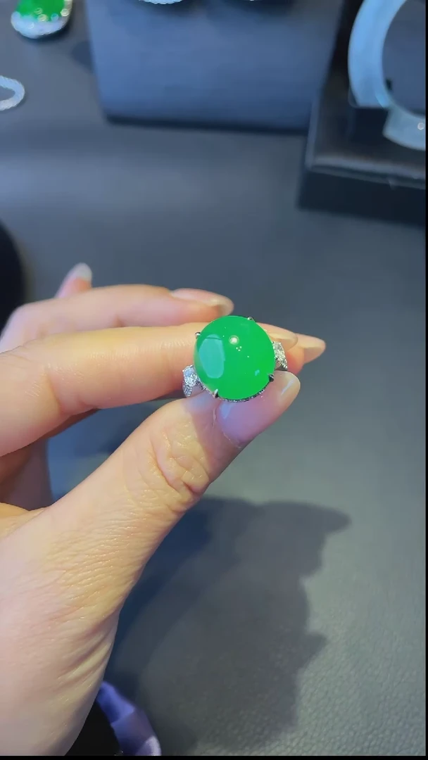 【闪购商品】翡翠颈饰18K金镶嵌戒指