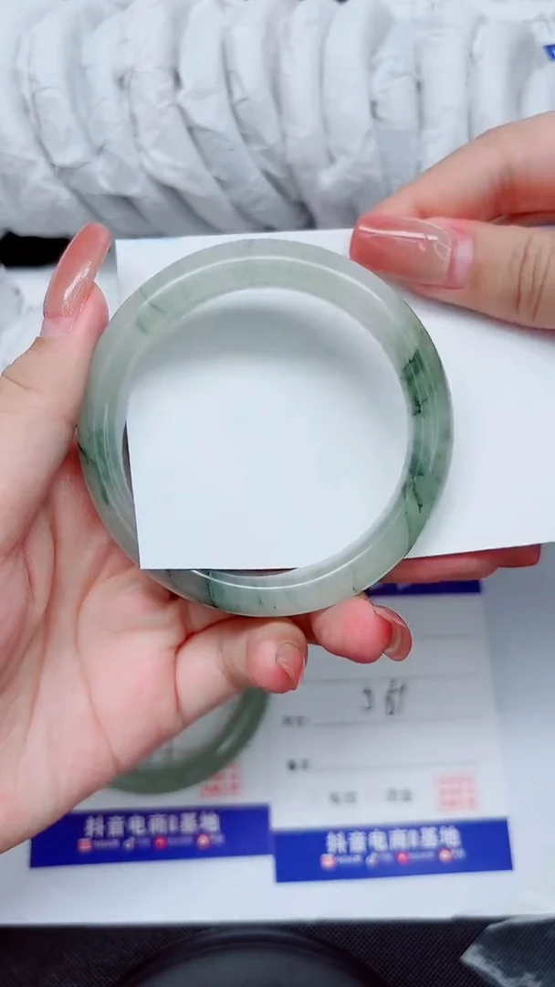 石英质玉手镯未镶嵌198-56