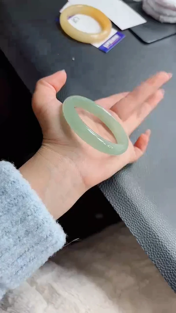 【闪购商品】石英质玉手镯未镶嵌652