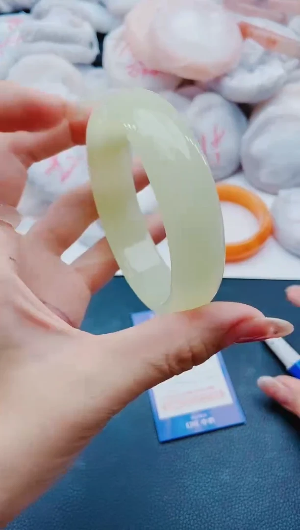 未镶嵌手镯石英质玉L282-62-63