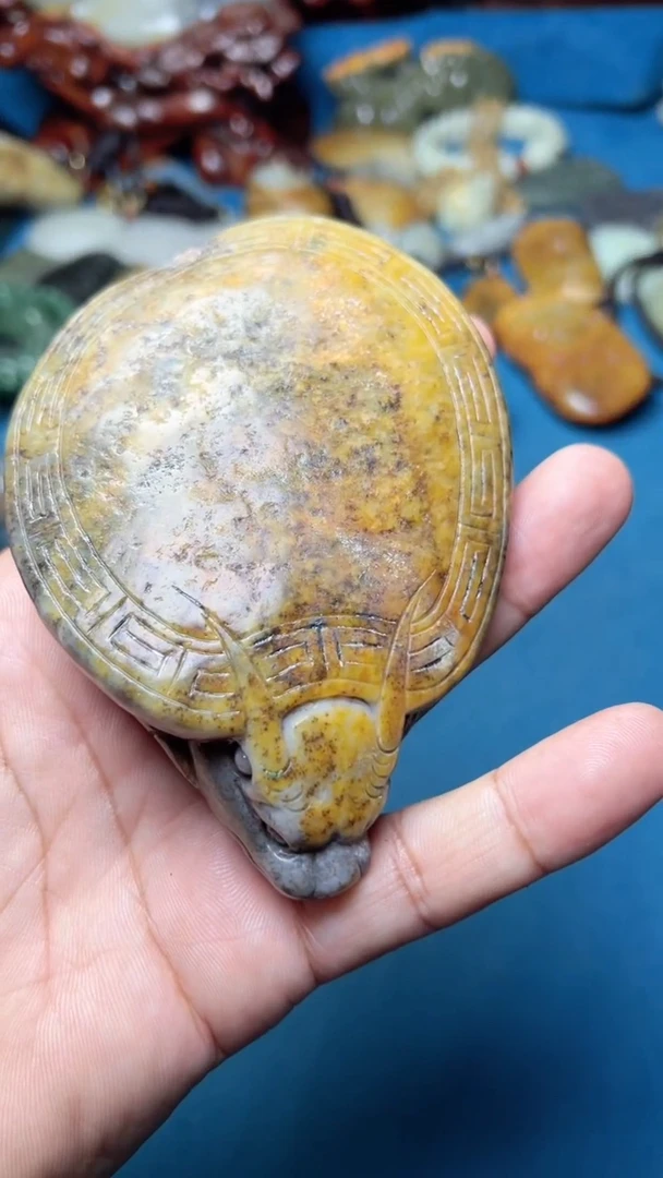 和田玉未镶嵌把件-