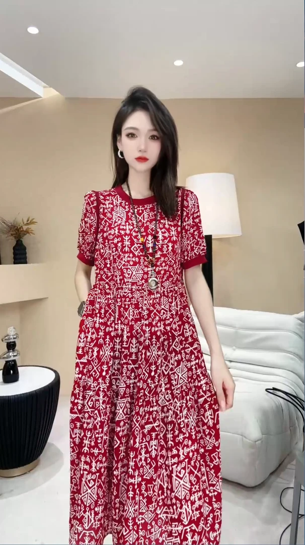 【亚亚003】2025夏季新款碎花裙气质显瘦圆领印花宽松洋气连衣裙