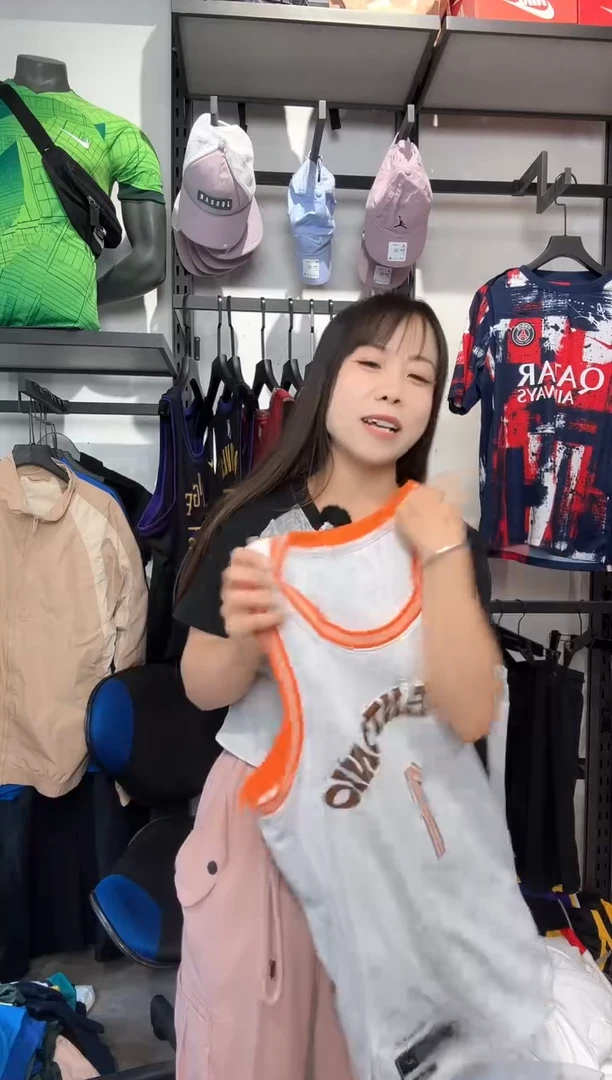 1489   编码 瑕疵款以直播间过款为准 尺码170