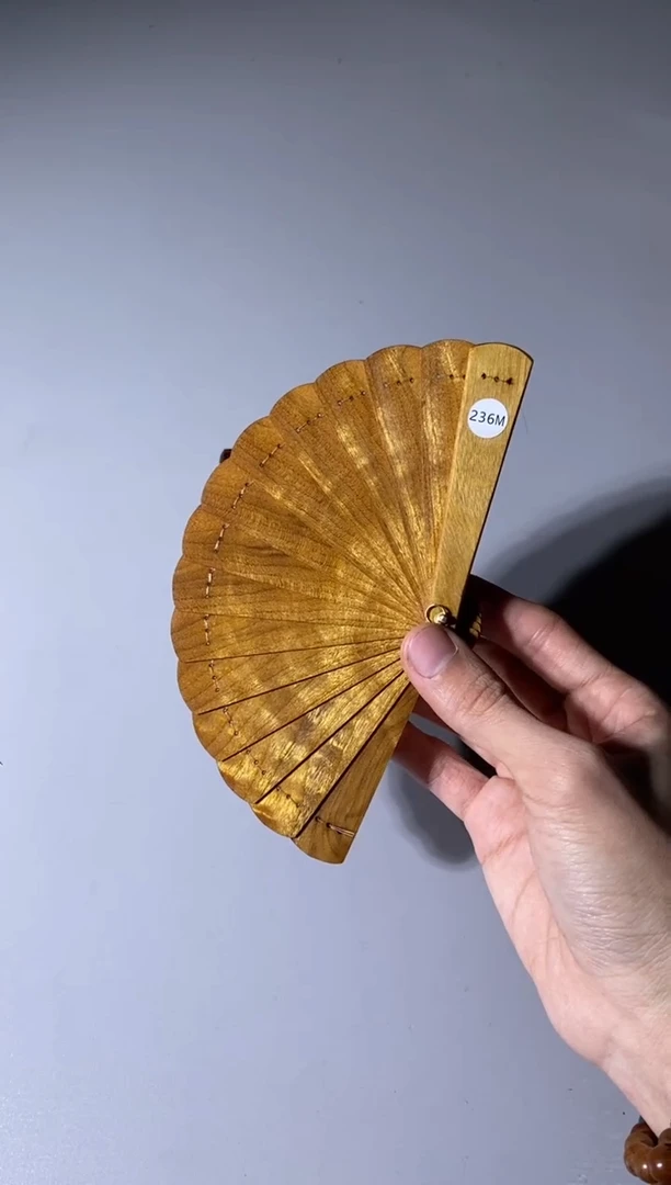 【闪购商品】金丝楠木雕236号10cm金丝楠迷你扇