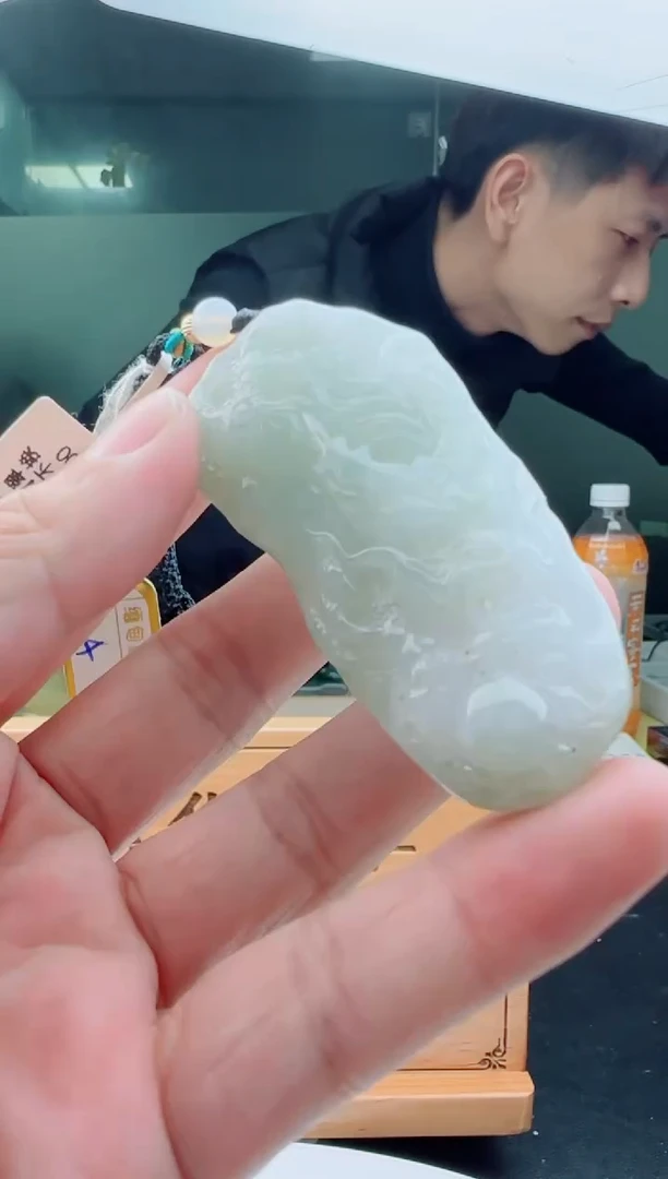 【闪购商品】翡翠颈饰未镶嵌111111111