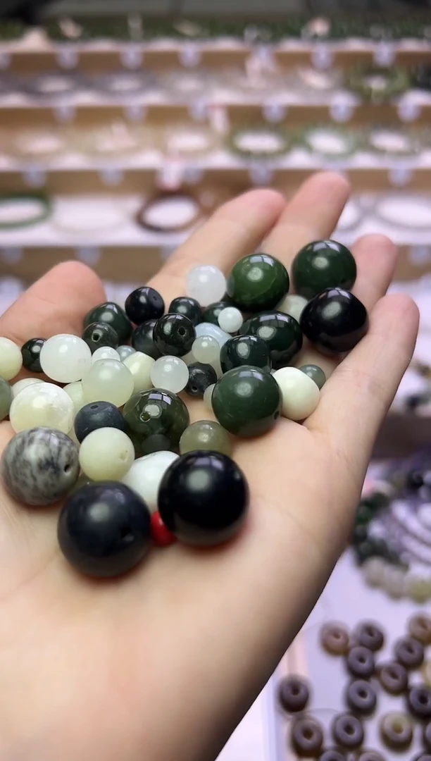 和田玉未镶嵌珠宝半成品112