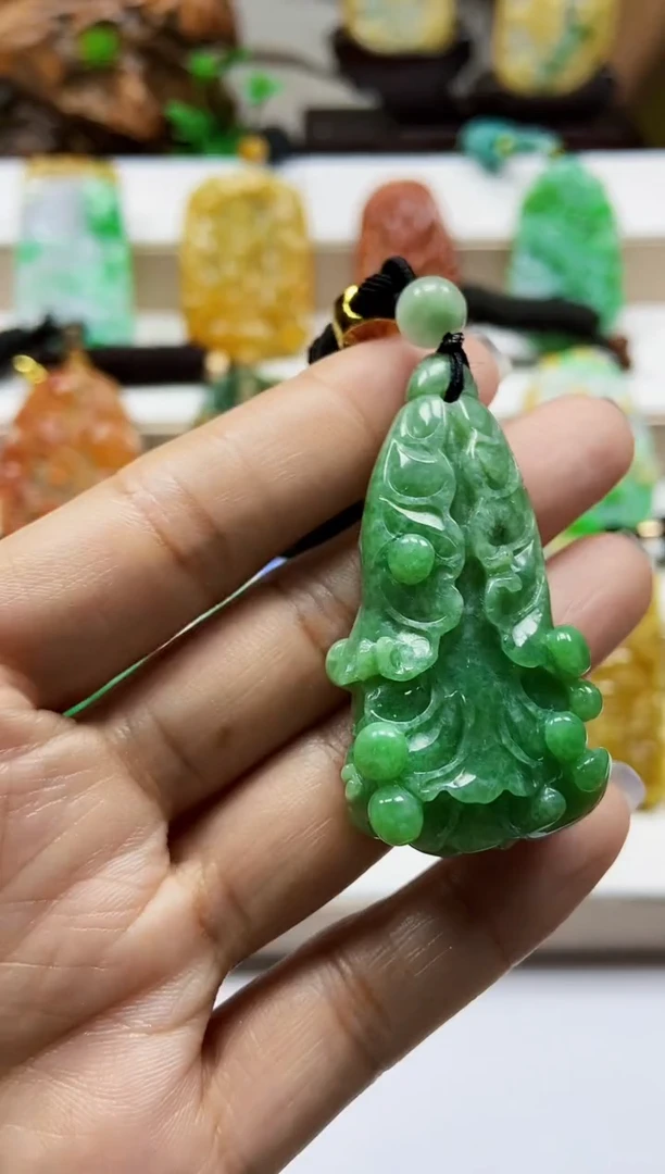 颈饰未镶嵌翡翠翡翠A货