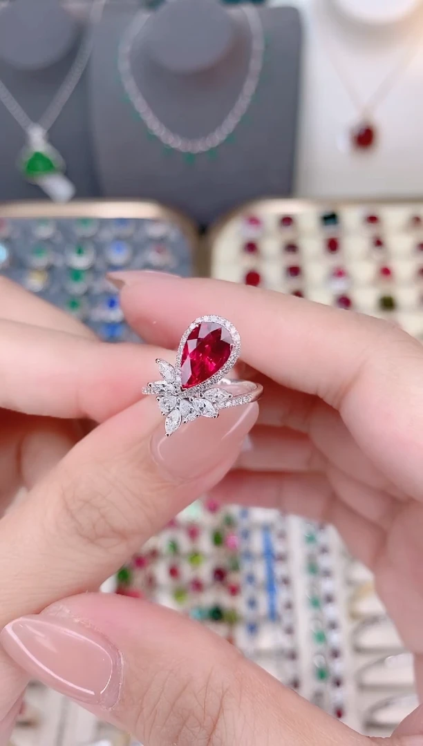 18K金镶嵌碧玺戒指碧玺2.1CT