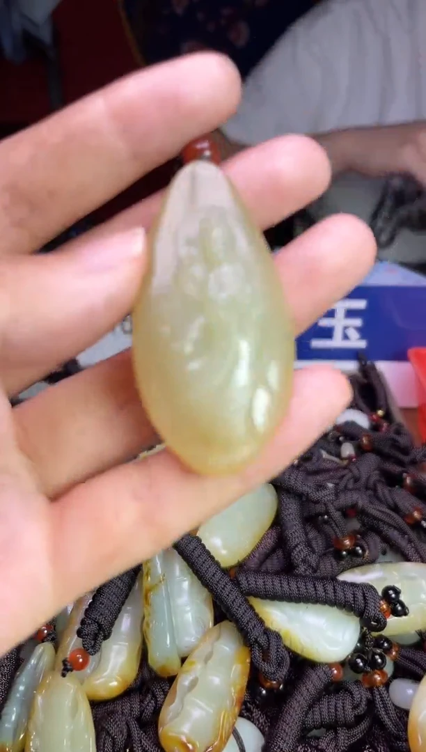 未镶嵌和田玉挂件1