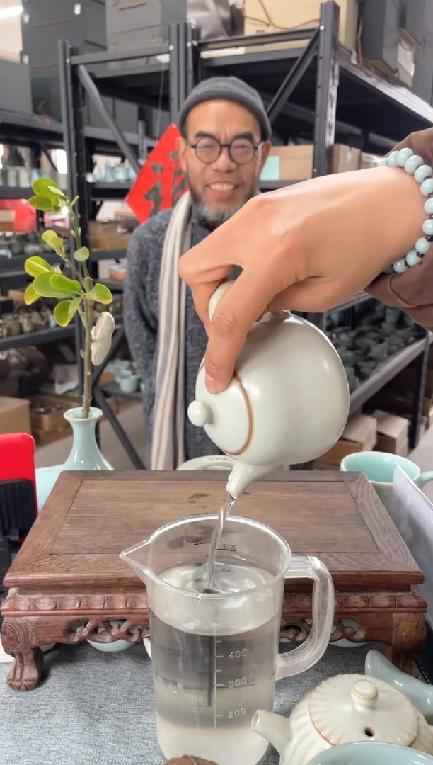 【闪购商品】瓷片月白葫芦壶。。。