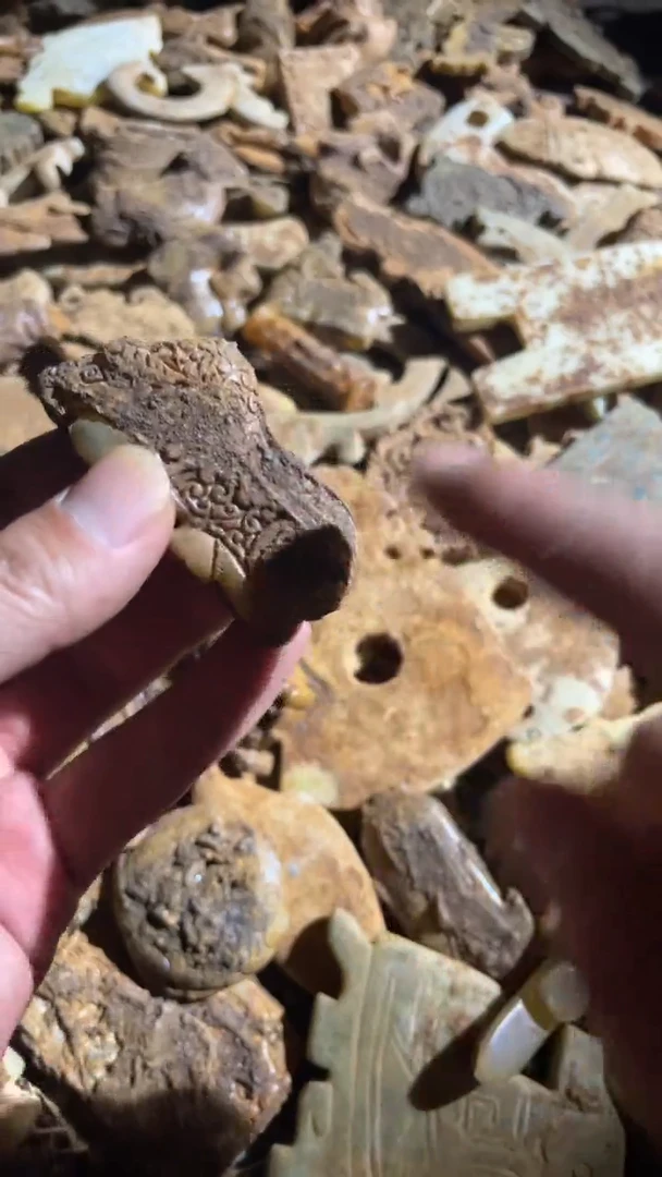 和田玉（糖玉）未镶嵌挂件东顺摆件链接1524654654