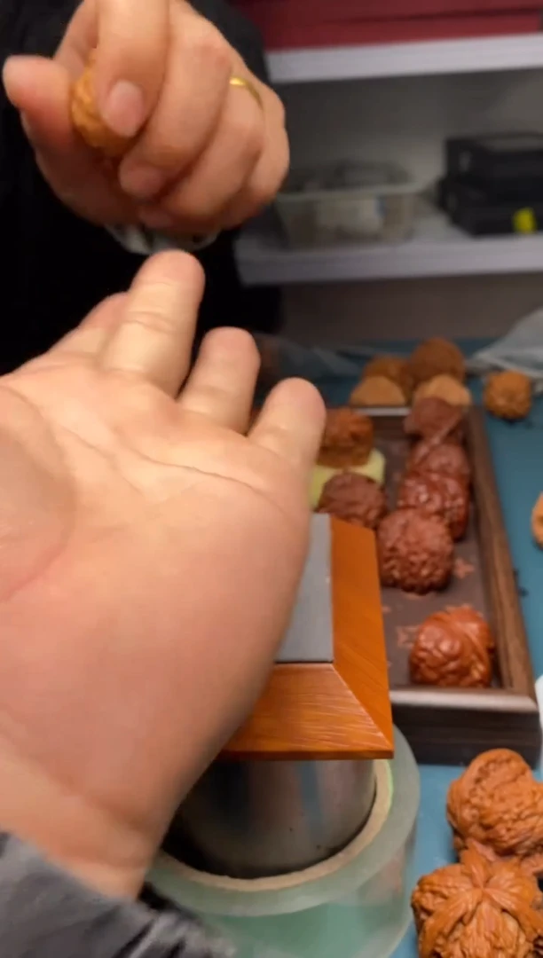 把件文玩核桃小***瘦磨盘a421