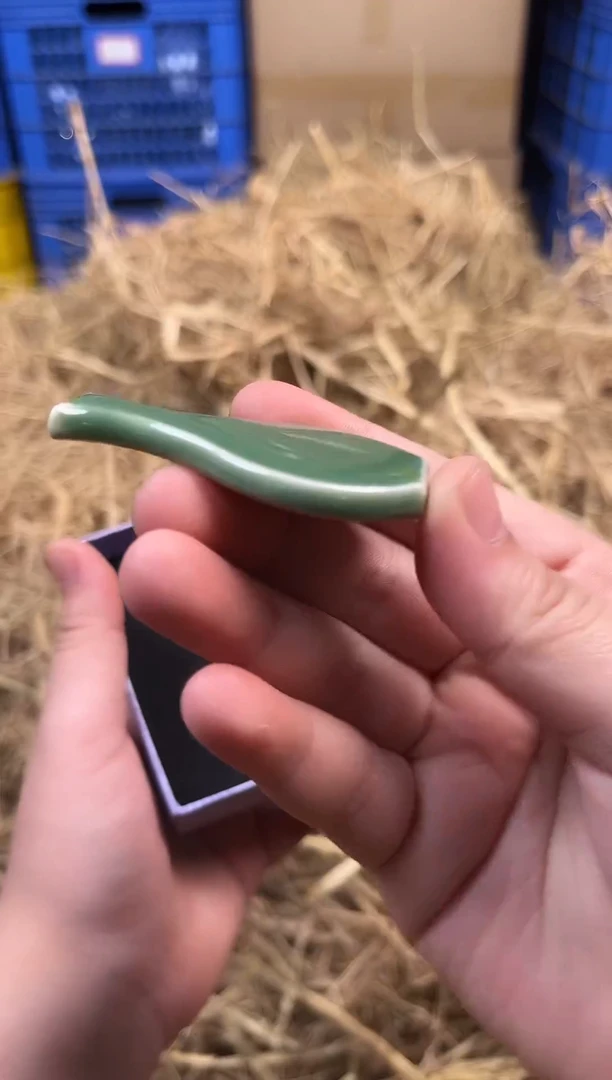 石英质玉（天山翠）手镯未镶嵌所见即所得！编码Y0001