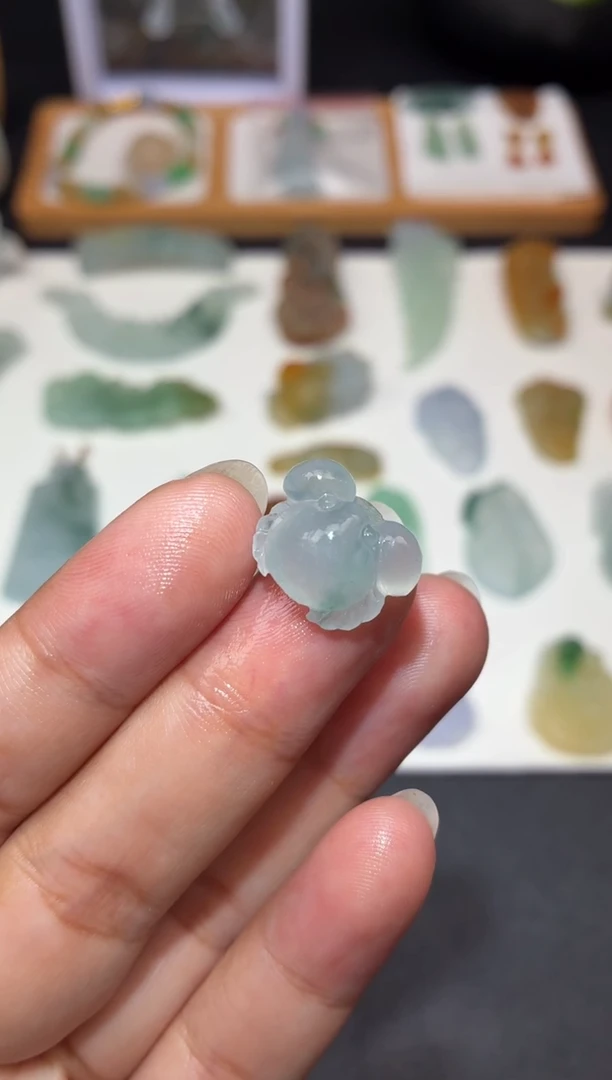 未镶嵌定制翡翠小螃蟹