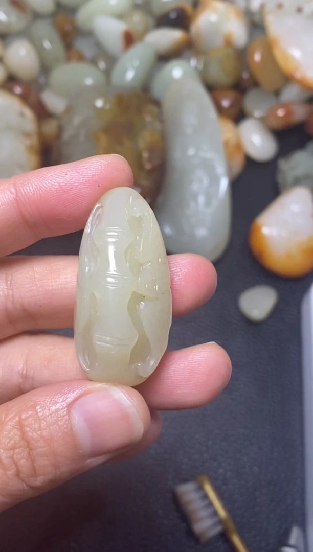 未镶嵌和田玉车挂和田玉2