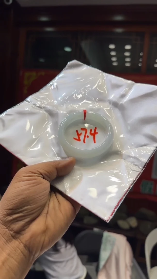 未镶嵌手镯翡翠手镯