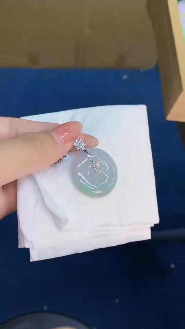 翡翠未镶嵌吊坠(不含链)1