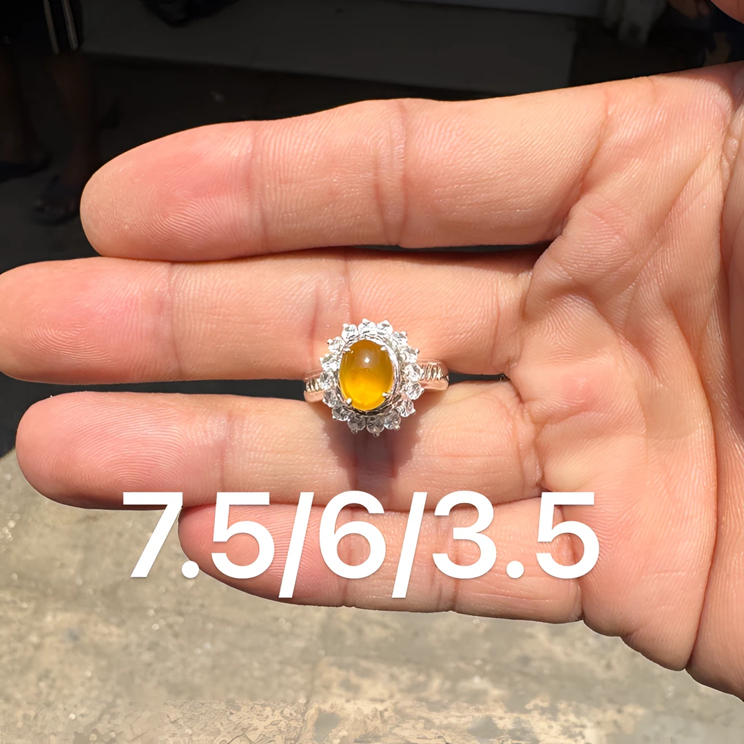 0517(小哪吒在源头)玻璃种翡翠炸光黄翡戒面干净肉细杠味荧光足
