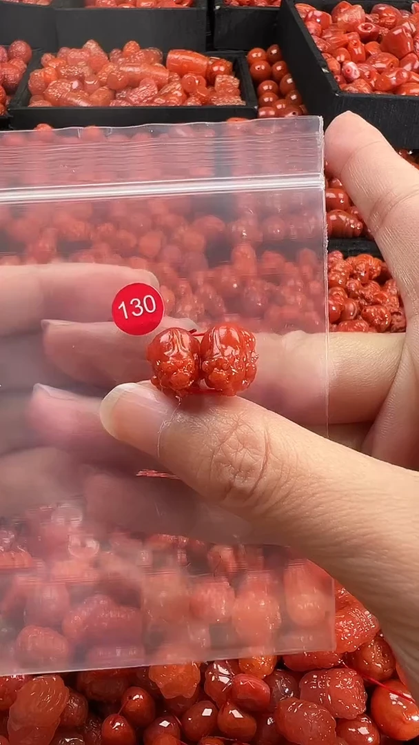 颈饰未镶嵌南红玛瑙1