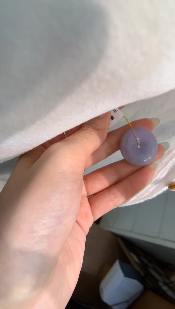 颈饰未镶嵌翡翠平安扣