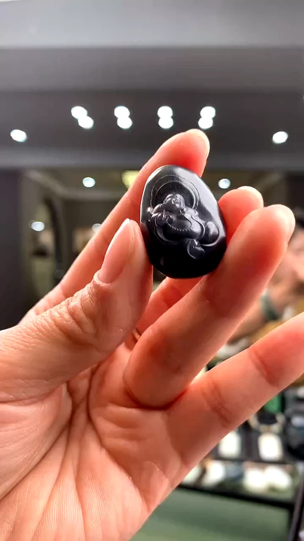 颈饰未镶嵌和田玉挂件