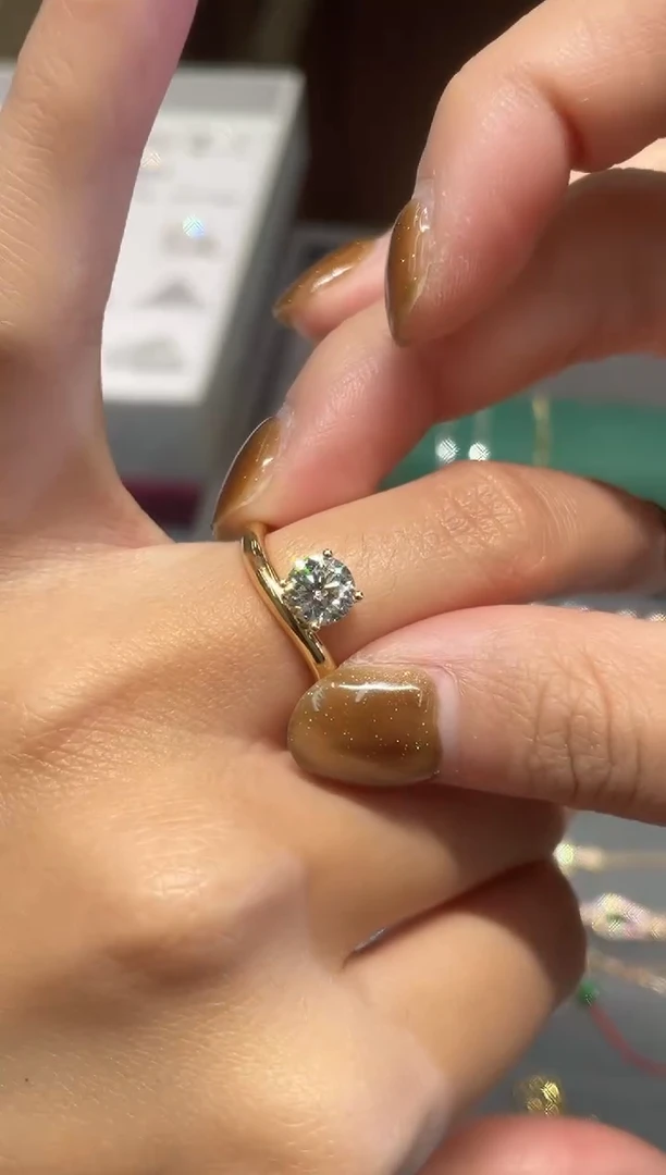 【闪购商品】钻石戒指18K金镶嵌X一克拉四爪钻戒