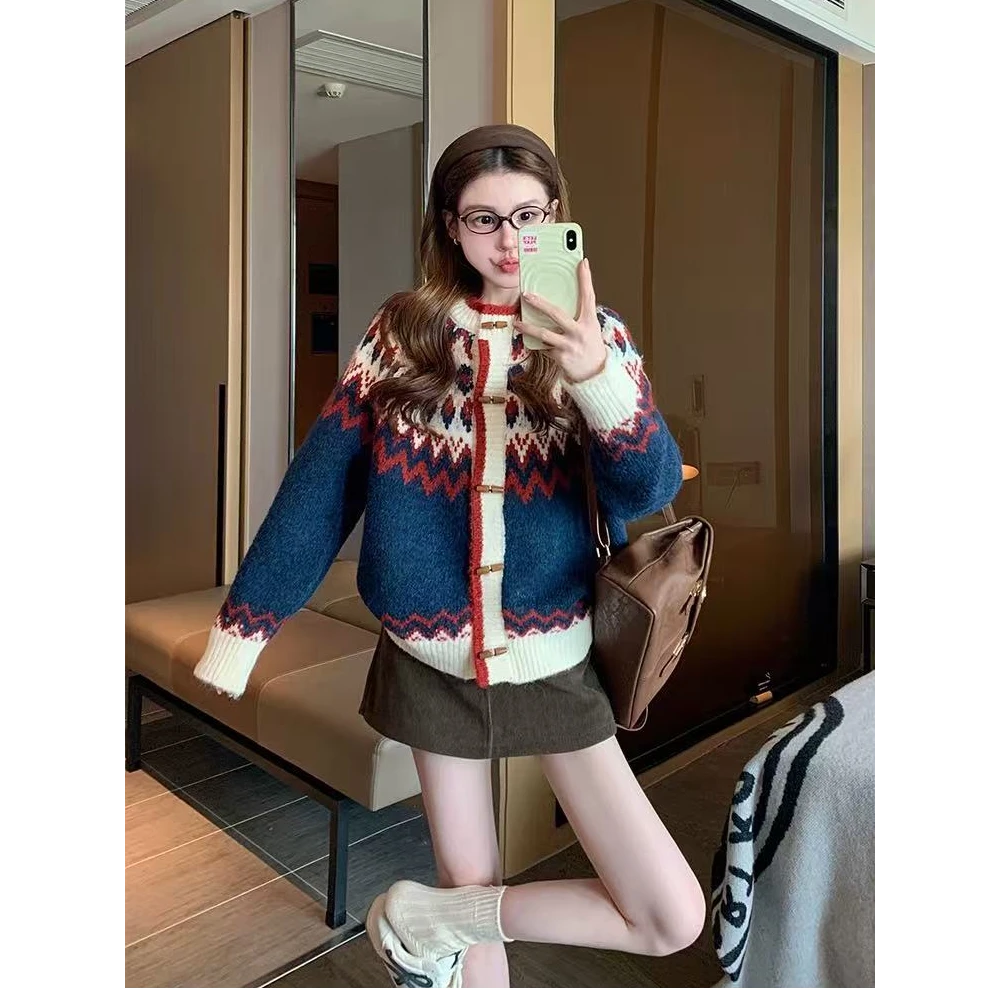 韩系费尔岛牛角扣圆领毛衣开衫女2025秋冬季百搭半身裙子两件套装