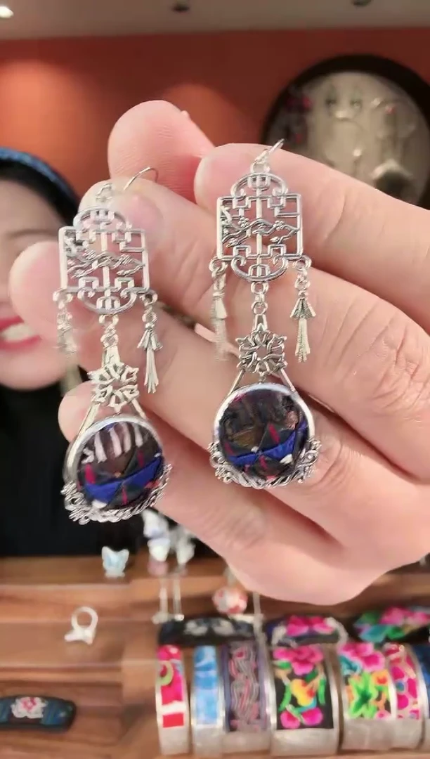 织绣非遗手工苗绣刺绣耳环6