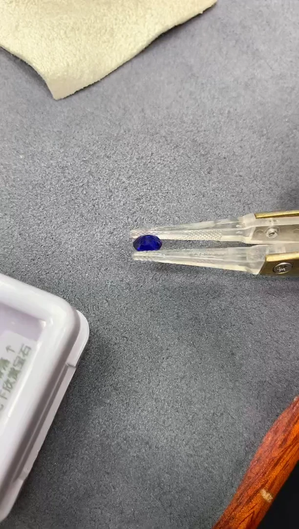 裸石蓝宝石0.71ct CGTL80939