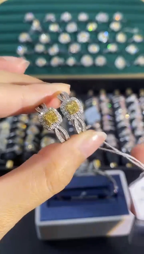 18K金镶嵌戒指钻石多样性发其一