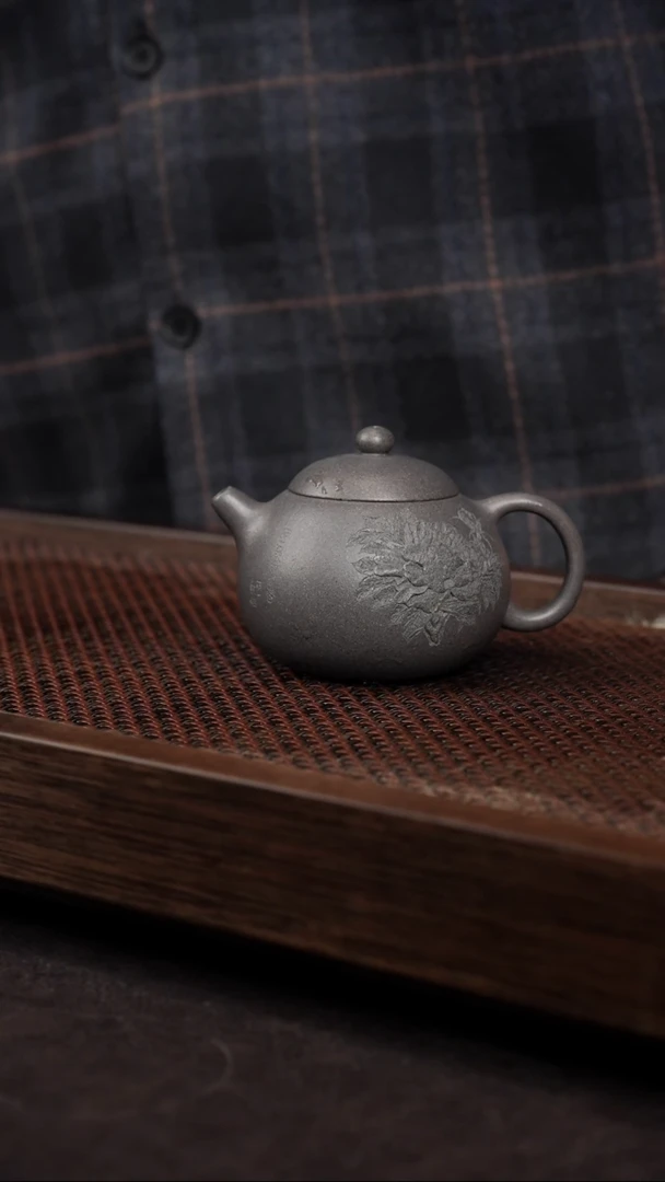 【闪购商品】紫砂茶壶天青刻绘西施